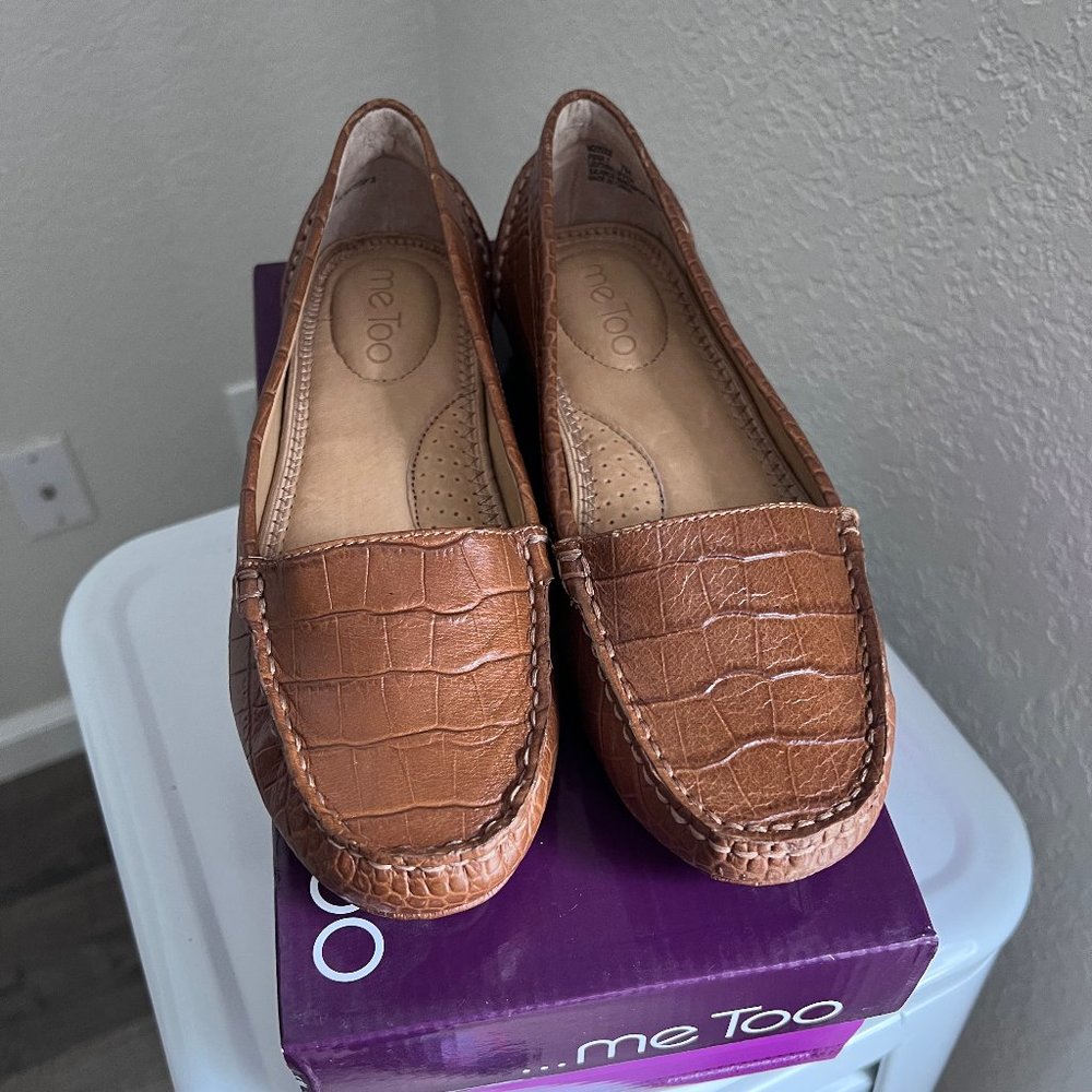 ... me Too Loafers, NWB, 7